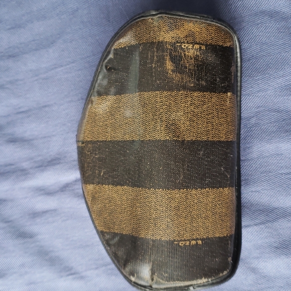 Vintage FENDI sunglasses case - Picture 5 of 12